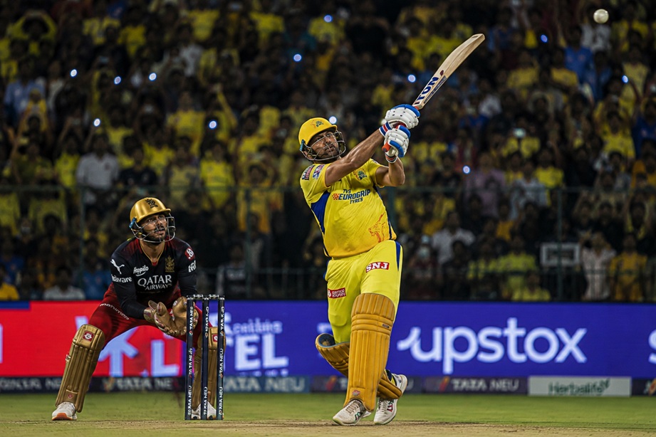 Royal Challengers Bengaluru vs Chennai Super Kings timeline featuring Virat Kohli and MS Dhoni in an iconic IPL rivalry match