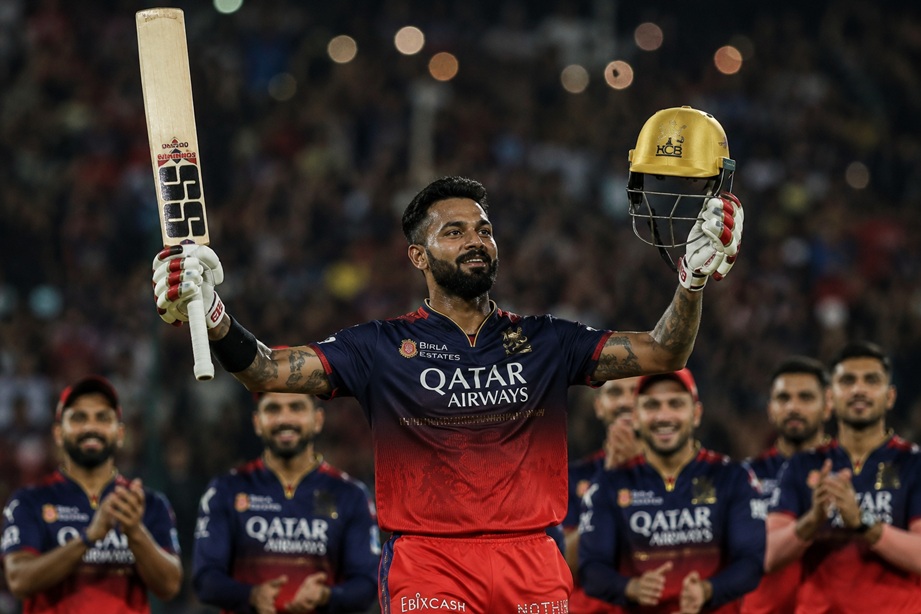 Delhi Capitals vs Royal Challengers Bengaluru Match Scorecard IPL 2025 featuring Virat Kohli and Krunal Pandya during RCB's six-wicket victory