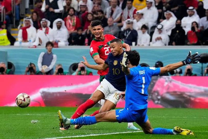 Morocco VAR Controversy before Mbappé goal during France vs Morocco 2026 FIFA World Cup quarter-final