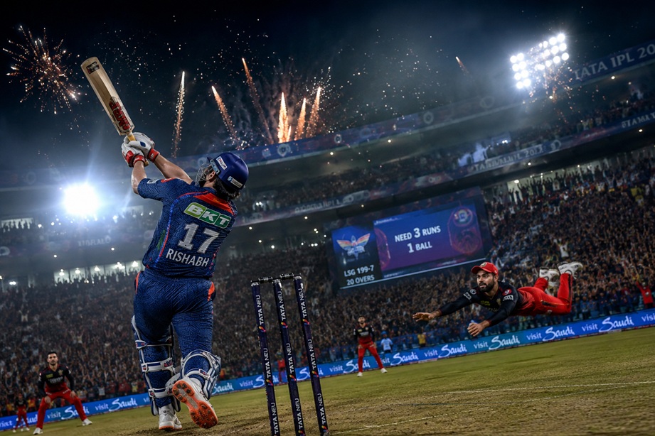 LSG vs RCB Timeline showing Royal Challengers Bengaluru vs Lucknow Super Giants rivalry history from 2022 to 2026