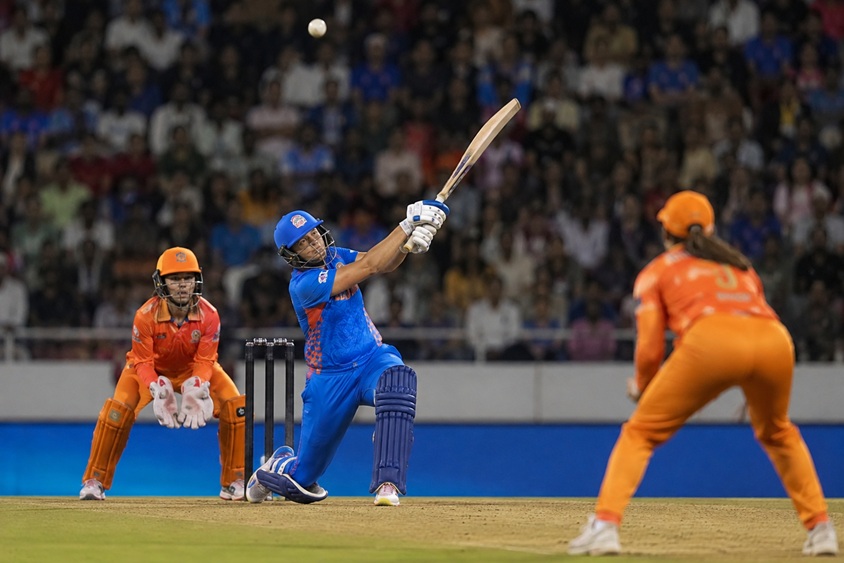 Mumbai Indians Women vs Gujarat Giants Women scorecard 2026 featuring Harmanpreet Kaur batting