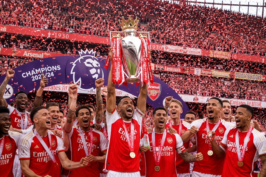 Arsenal Emirates Era Champions celebrating Premier League title at Emirates Stadium